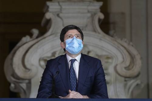 La solitudine di Speranza, ministro in ostaggio