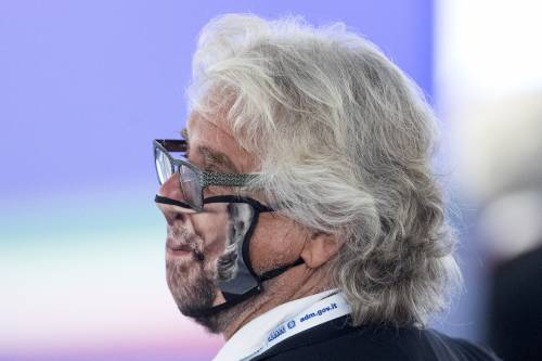 Grillo: "Doppio mandato? Un pilastro", esplode la rabbia nel M5S