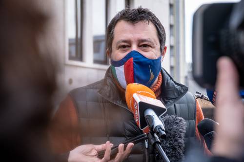 "Aprile in lockdown è un sequestro" Salvini aperturista vuol vedere Draghi
