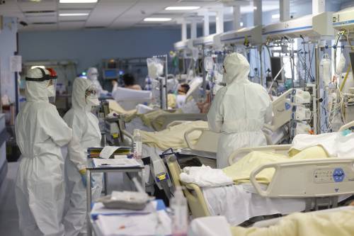 "Ha iniziato la giostra evolutiva". Ecco come si trasforma il virus
