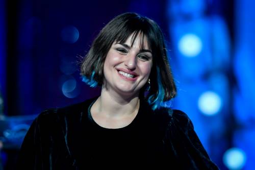 "Mi fai sesso", "Ci caliamo i pantaloni?" Arisa, Zerbi e De Martino infiammano Amici