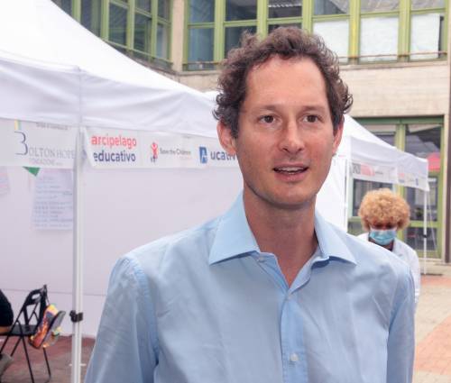 Elkann agli azionisti Exor "Auto elettriche triplicate"