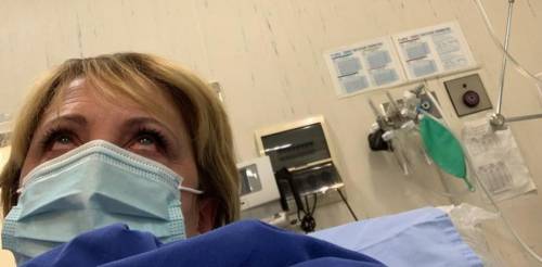 Debora Villa finisce in ospedale: "Intossicata ma ancora viva"
