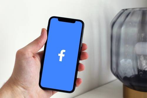 Facebook, sicurezza colabrodo: 5 milioni di mail rubate al giorno