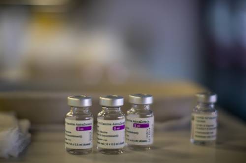 Militare morto dopo il vaccino Astrazeneca, pm vola in Olanda: analisi sulle fiale