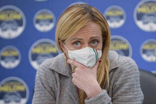 L'appello della Meloni a Salvini: "Provano a dividerci, restiamo compatti"