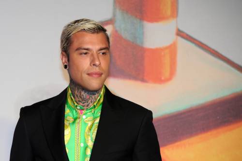 "Per fortuna c'è lui...", "Ti sei portato a casa lo stipendio": è scontro tra Pillon e Fedez sul ddl Zan