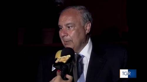 "Il burlesque e il massaggio": la terapia di Marcello Grasso per le pazienti