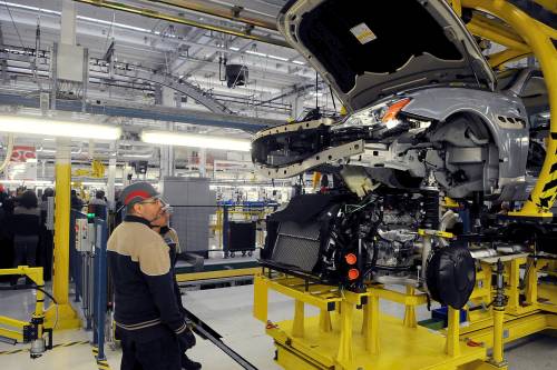 Auto, finiti i "veri" incentivi. "Il settore rischia il tracollo"