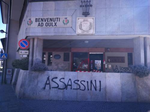 La valle invasa dagli immigrati dove uno sgombero scatena l'assalto