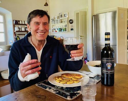 "La mano è gravemente danneggiata". I timori di Morandi dopo l'ospedale