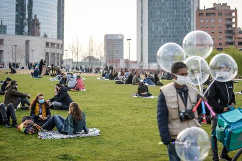 L'Italia arancione torna a respirare: "Apertura meditata o si torna indietro"