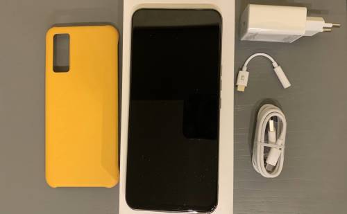 ZTE Axon 20 5G, la fotocamera è sotto il display
