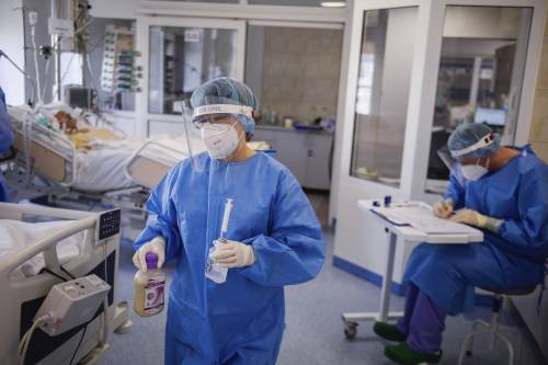 I pazienti li chiedono ma i medici non li prescrivono: è caos sui monoclonali