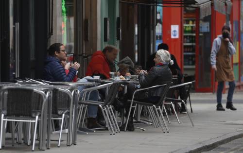 Una "valanga gialla" sull'Italia. Solo una regione è in rosso