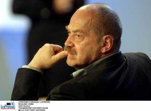 Toni Capuozzo: "La divisa? Peggio i politici in giacca e cravatta"