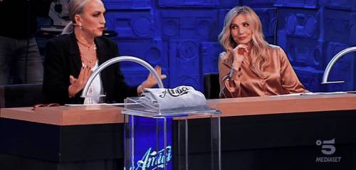 "Testolina...". E la Celentano sbotta con la Cuccarini