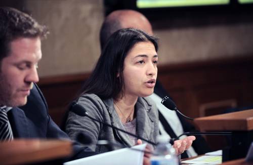 La grillina asfalta Grillo: "Io ci ho messo 6 mesi per denunciare la violenza"