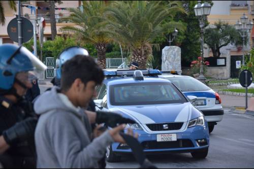 Il trucco della Francia: cacciare i clandestini per mandarli in Italia