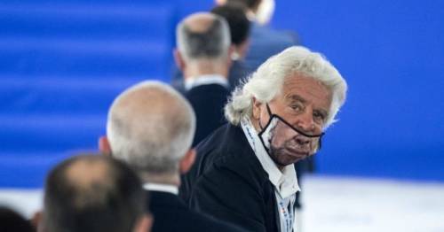 "Le scuse sarebbero apprezzate...". Bordate contro Grillo