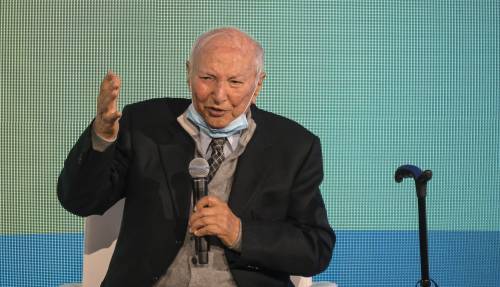Piero Angela: "Il vaccino è sicuro. Fiducia nella scienza"