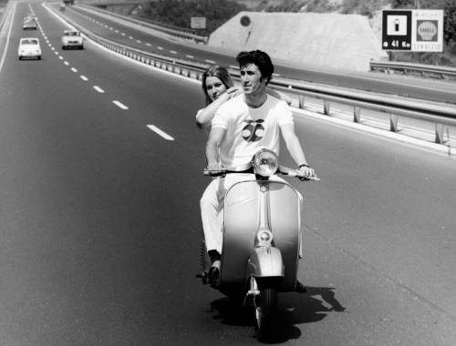 Vespa, i 75 anni della ragazza degli italiani