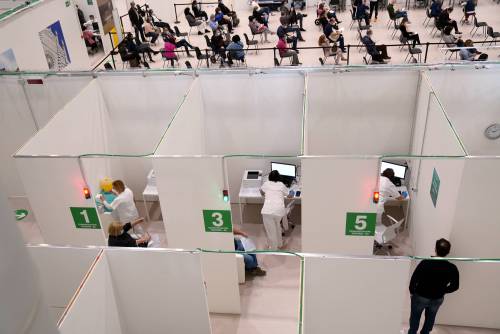 I vaccini ora sfondano le tre milioni di dosi