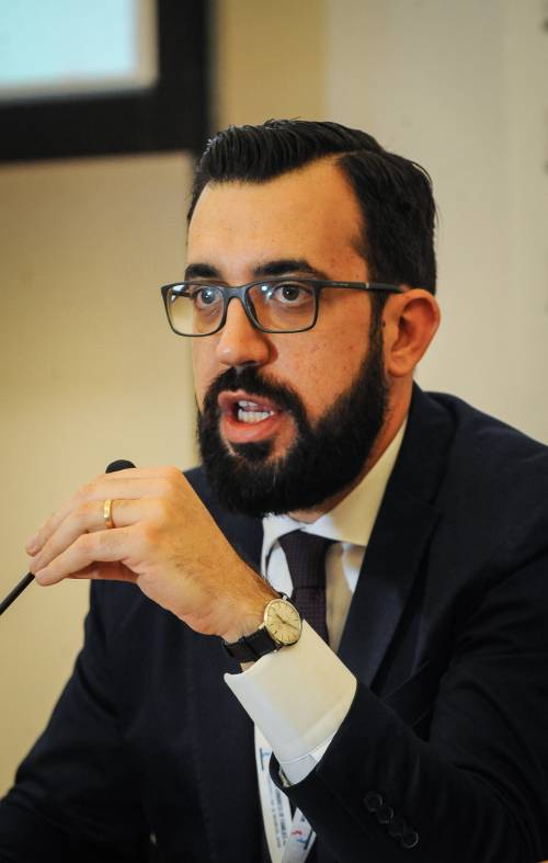 "Un bullo, scatena l'odio. Noi maggioranza silenziata senza diritto di replica"