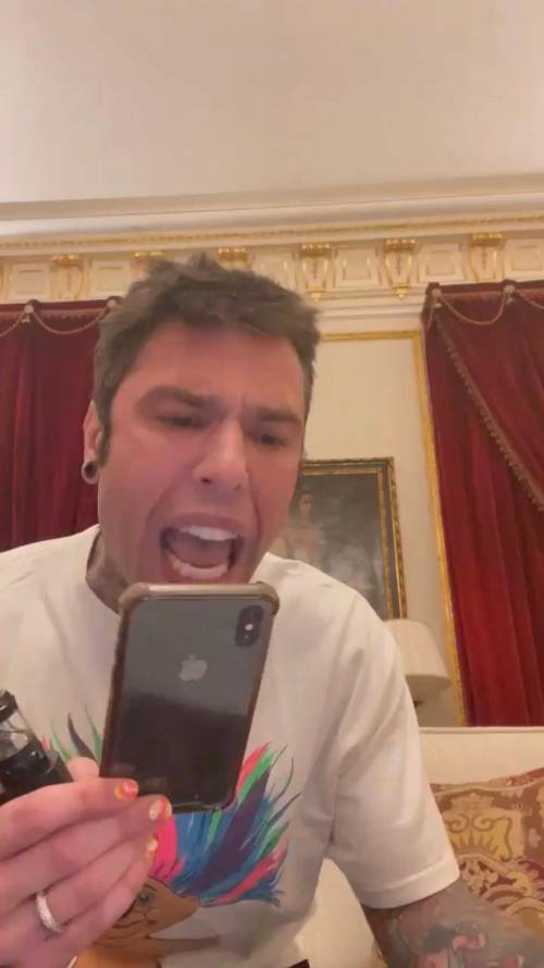 Fedez parla ancora e il figlio sbotta: "Basta..."