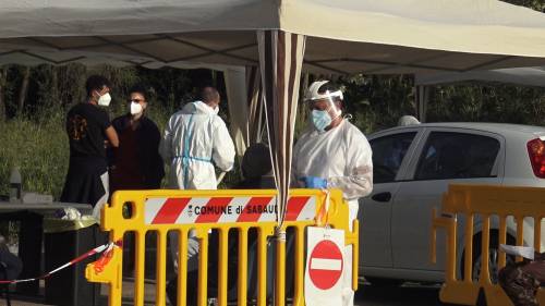 Nel "ghetto" degli indiani: "Così violano la zona rossa"