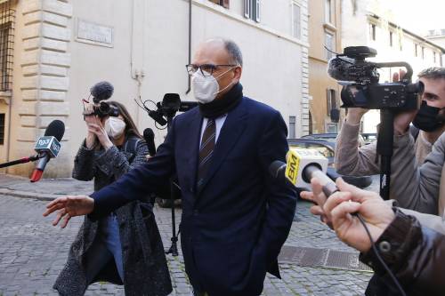 Letta lega mani e piedi al M5S: "Così il Pd muore"