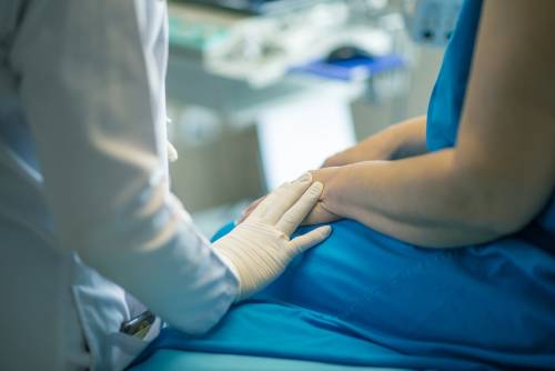 Tumore alle ovaie, contro gli esiti fatali precoci non basta lo screening