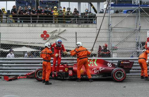 Dalla Pole Al Disastro Che E Successo Alla Ferrari Di Leclerc Ilgiornale It