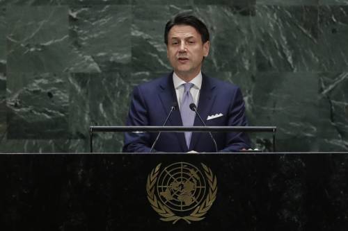 Grillo mette il veto a Conte: no a deroghe sui due mandati