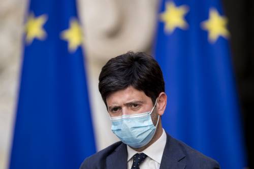 "C'è scritto poco...". Bufera su Speranza: "Cosa manca nei verbali?"