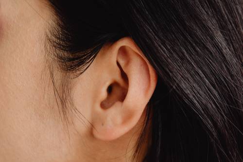 Otite, come curarla con i rimedi naturali
