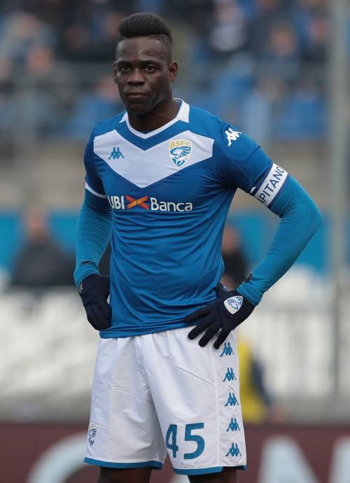 Balotelli vittima di un ricatto sessuale: "Dammi 100mila euro o ti denuncio"
