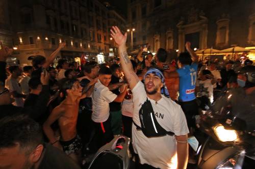 I festeggiamenti a Napoli per la Coppa Italia 4