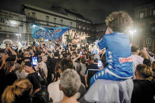 I festeggiamenti a Napoli per la Coppa Italia 6