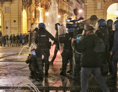 Υψηλή ένταση στην πλατεία: ταραχές στο Τορίνο και το Μιλάνο 7