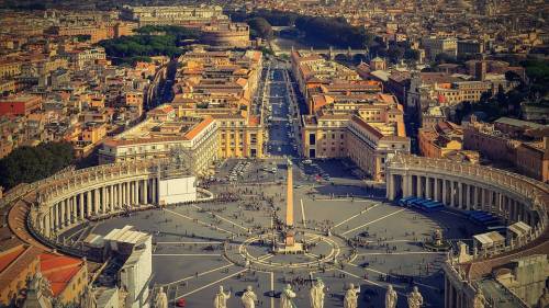 Scandalo Vaticano, ora arrivano le carte da Lugano Scandalo Vaticano, ora arrivano le carte da Lugano