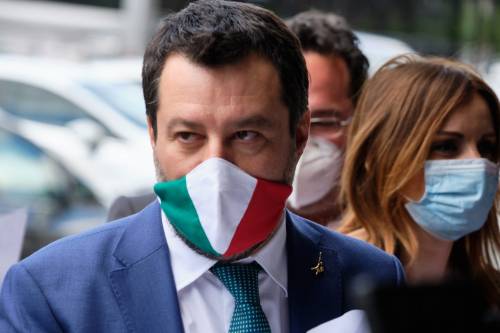 Migranti, il piano di Salvini per 