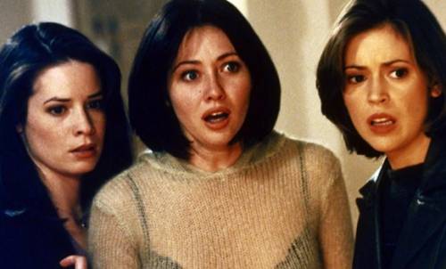 Il dramma di Alyssa Milano: "Ho preso il Covid e ora sto perdendo tutti i capelli" Il dramma di Alyssa Milano: "Ho preso il Covid e ora sto perdendo tutti i capelli"