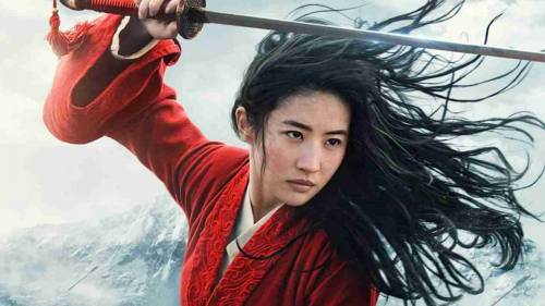 "Mulan" dal cinema al divano del salotto. E a Hong Kong diventa un caso politico "Mulan" dal cinema al divano del salotto. E a Hong Kong diventa un caso politico