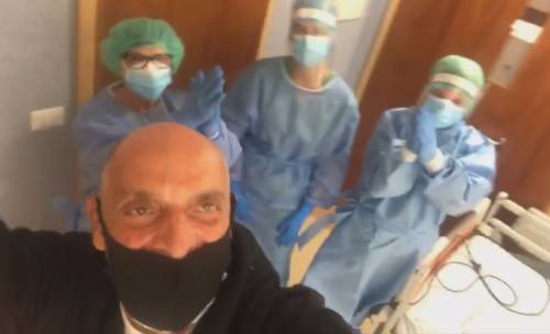 Paolo Brosio rompe il silenzio: "Non sono andato al Gf perché avevo il Covid" Paolo Brosio rompe il silenzio: "Non sono andato al Gf perché avevo il Covid"