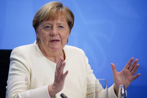 Via ai test rapidi nelle scuole. Merkel: "Le vacanze? In Italia" Via ai test rapidi nelle scuole. Merkel: "Le vacanze? In Italia"