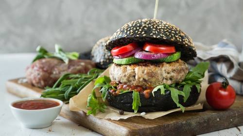 "Se è vegano non è hamburger" E l "Se è vegano non è hamburger" E l