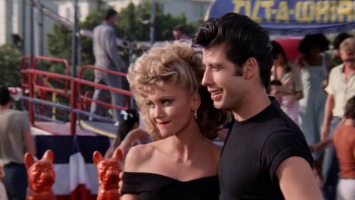 Il dietro le quinte di Grease: tra droga, profilattici e morti misteriose Il dietro le quinte di Grease: tra droga, profilattici e morti misteriose