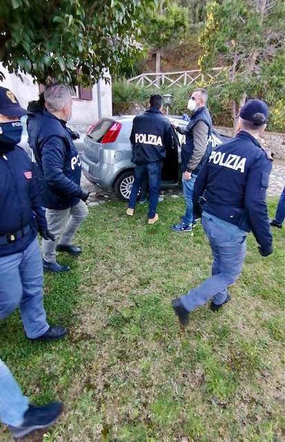 Si addestrava per diventare un terrorista: fermato cittadino italiano a Cosenza Si addestrava per diventare un terrorista: fermato cittadino italiano a Cosenza