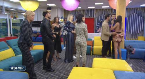 Elisabetta Gregoraci e Francesco Oppini lasciano il Gf Vip Elisabetta Gregoraci e Francesco Oppini lasciano il Gf Vip